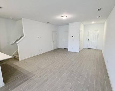 2113 Windward Cay Lane - Photo Thumbnail 13