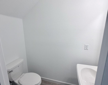 2113 Windward Cay Lane - Photo Thumbnail 32