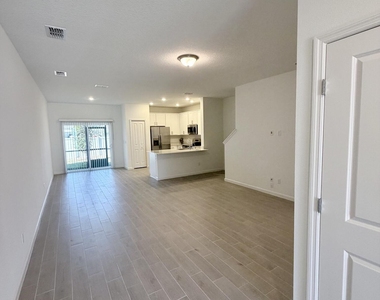 2113 Windward Cay Lane - Photo Thumbnail 5