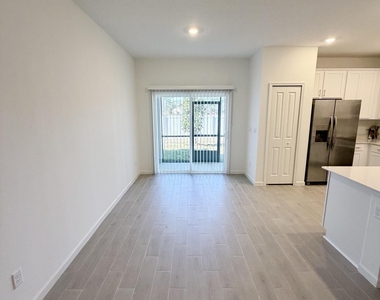 2113 Windward Cay Lane - Photo Thumbnail 6