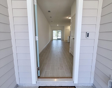 2113 Windward Cay Lane - Photo Thumbnail 2