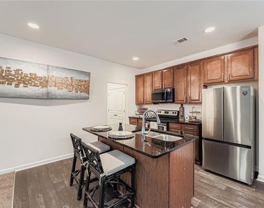 1240 Grayson Oaks Drive - Photo Thumbnail 9