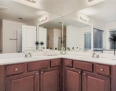 1240 Grayson Oaks Drive - Photo Thumbnail 19
