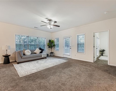 1240 Grayson Oaks Drive - Photo Thumbnail 7