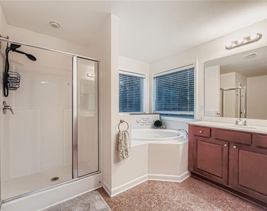 1240 Grayson Oaks Drive - Photo Thumbnail 18