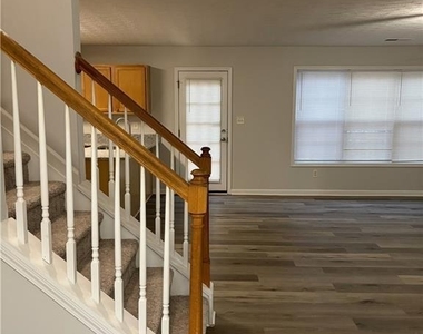 1564 Log Cabin Lane - Photo Thumbnail 2