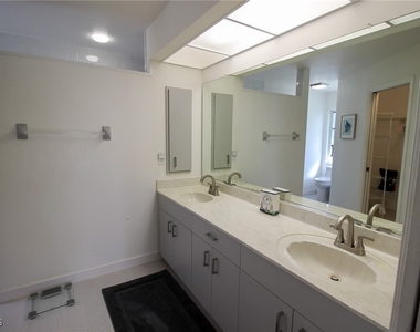 138 Se 20th Street - Photo Thumbnail 9