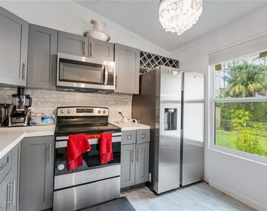 503 E 13th Street - Photo Thumbnail 6