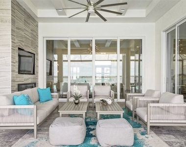 19053 Wildblue Boulevard - Photo Thumbnail 8