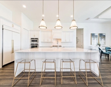 19053 Wildblue Boulevard - Photo Thumbnail 5