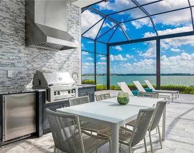 19053 Wildblue Boulevard - Photo Thumbnail 21