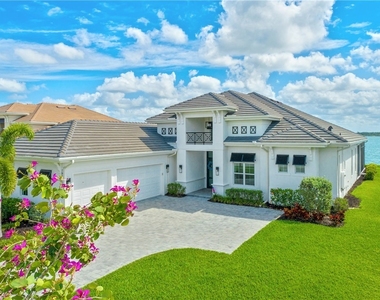 19053 Wildblue Boulevard - Photo Thumbnail 1