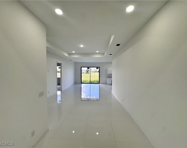 4116 Nw 20th Terrace - Photo Thumbnail 2
