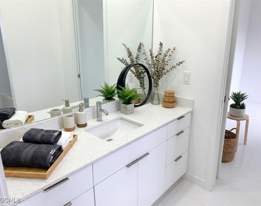 4116 Nw 20th Terrace - Photo Thumbnail 13