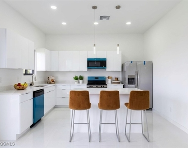 4116 Nw 20th Terrace - Photo Thumbnail 5