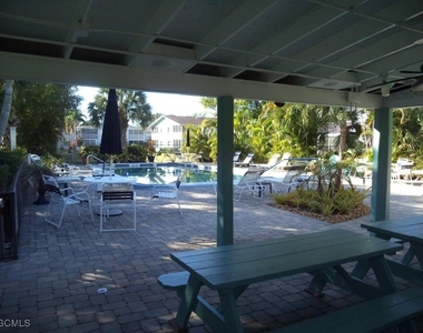 8071 Country Road - Photo Thumbnail 6