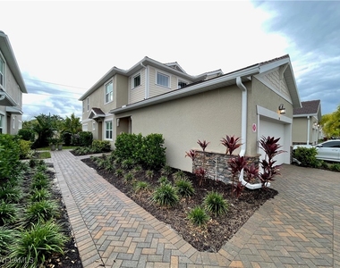 4676 Arboretum Circle - Photo Thumbnail 4