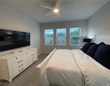 4676 Arboretum Circle - Photo Thumbnail 11