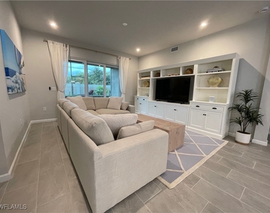 4676 Arboretum Circle - Photo Thumbnail 8