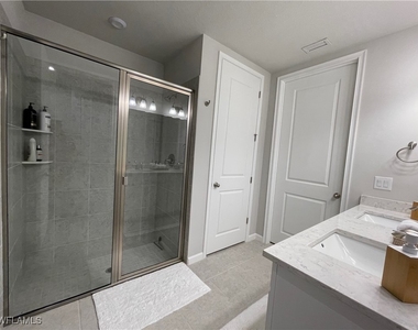 4676 Arboretum Circle - Photo Thumbnail 14