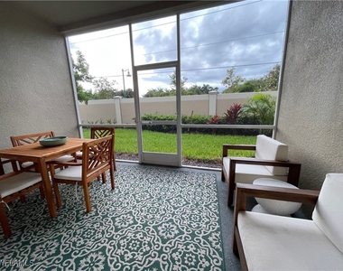 4676 Arboretum Circle - Photo Thumbnail 15