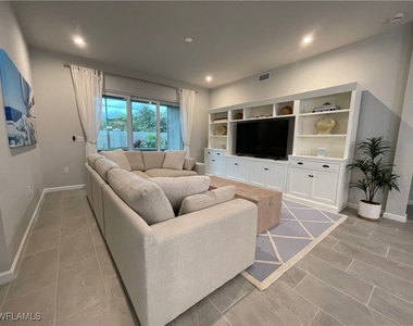 4676 Arboretum Circle - Photo Thumbnail 8
