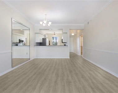 8600 Cedar Hammock Circle - Photo Thumbnail 8