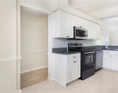 8600 Cedar Hammock Circle - Photo Thumbnail 42