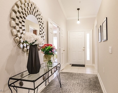 8135 Celeste Drive - Photo Thumbnail 2