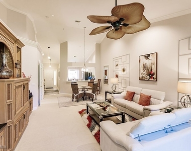 8135 Celeste Drive - Photo Thumbnail 3