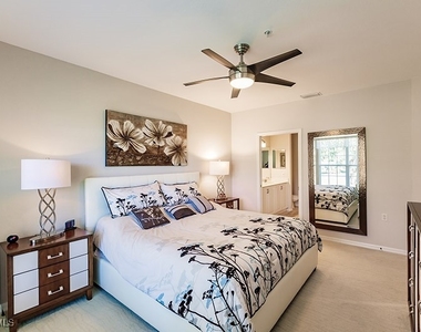 8135 Celeste Drive - Photo Thumbnail 10