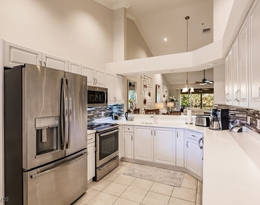 8135 Celeste Drive - Photo Thumbnail 14