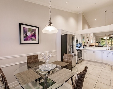 8135 Celeste Drive - Photo Thumbnail 9