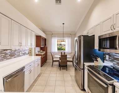 8135 Celeste Drive - Photo Thumbnail 15