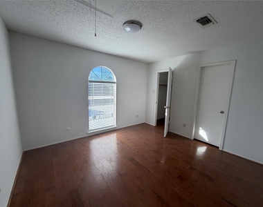 7821 Cook Road - Photo Thumbnail 8