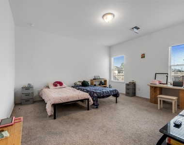 21214 George Vancouver Court - Photo Thumbnail 12