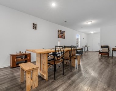 21214 George Vancouver Court - Photo Thumbnail 9