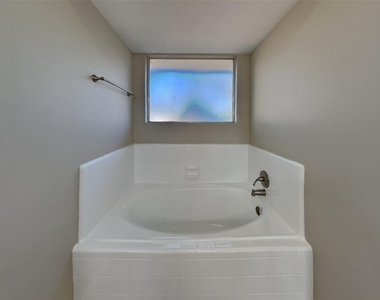 18607 Twigsworth Lane - Photo Thumbnail 12