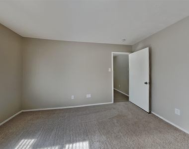 18607 Twigsworth Lane - Photo Thumbnail 9
