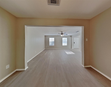 18607 Twigsworth Lane - Photo Thumbnail 6