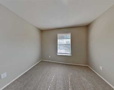 18607 Twigsworth Lane - Photo Thumbnail 13