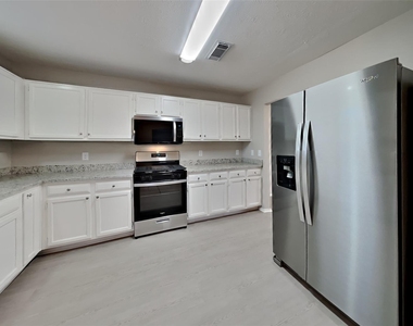 18607 Twigsworth Lane - Photo Thumbnail 4