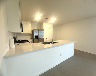 1520 Sunset Ridge Drive - Photo Thumbnail 2