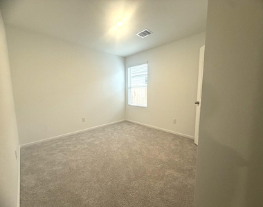 1520 Sunset Ridge Drive - Photo Thumbnail 6