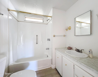 909 Sequoia Street - Photo Thumbnail 10