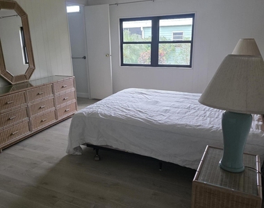 909 Sequoia Street - Photo Thumbnail 12