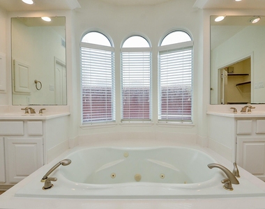 12522 Aliso Bend Lane - Photo Thumbnail 16