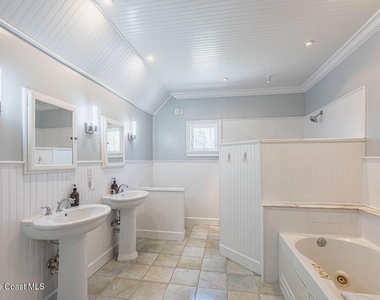 693 Law Street - Photo Thumbnail 8