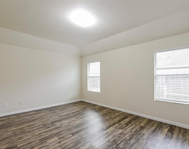 5635 Long Arbor Lane - Photo Thumbnail 5