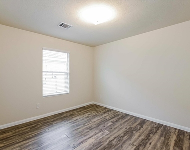 5635 Long Arbor Lane - Photo Thumbnail 7